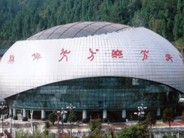 北海体育中心球形网架加工安装